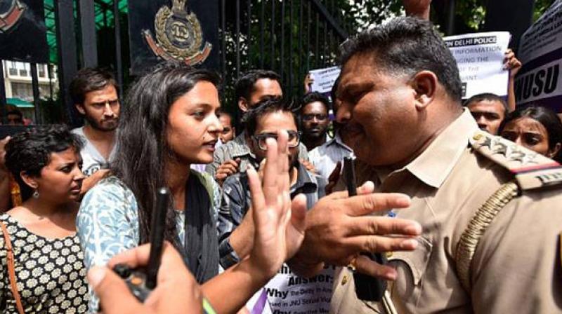 JNU Students with Police 
