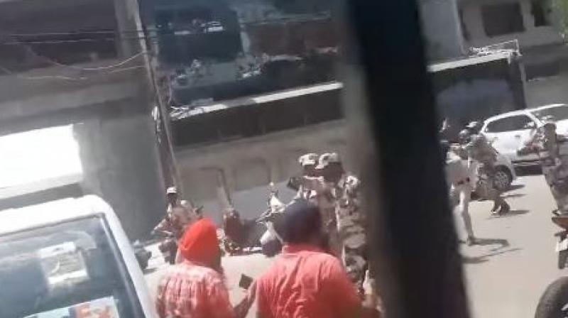 Security forces in Delhi badly beaten to Sikh youth Security forces in Delhi badly beaten to Sikh youth
