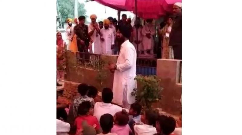 Harsimrat Kaur Badal's opposed during Rally Harsimrat Kaur Badal's opposed during Rally