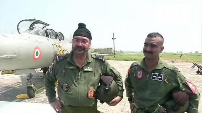 Air Chief with Abhinandan