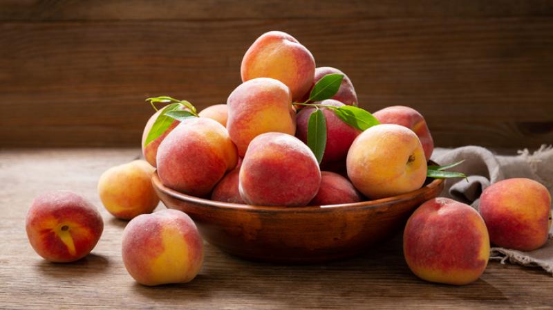 Peaches help to improve eyesight