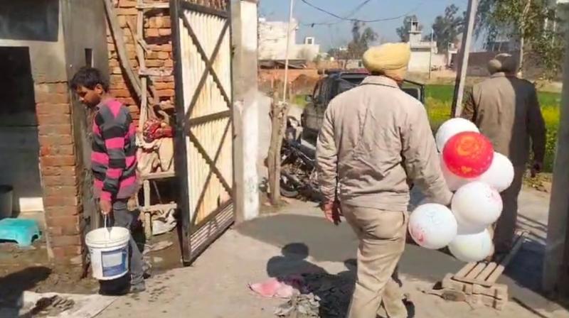 Flags and balloons of Pakistani political party found in Barnala news in punjabi Flags and balloons of Pakistani political party found in Barnala news in punjabi