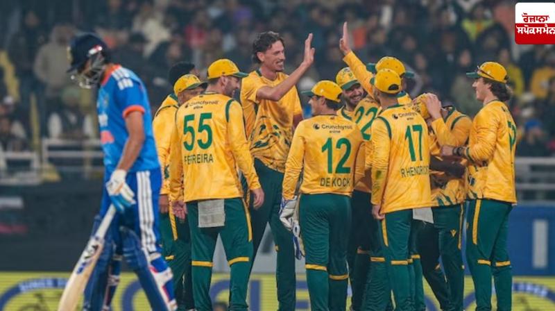 South Africa beat India by 51 runs, level series 1-1