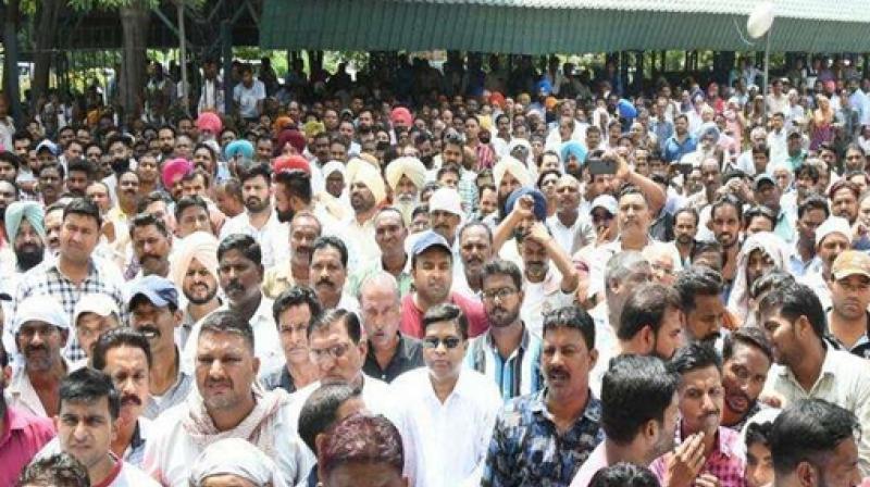 Protest by Nagar Nigam Employees Protest by Nagar Nigam Employees