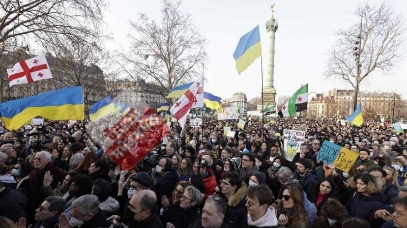 Large numbers of people gathered in Italy to protest the Russia-Ukraine war Large numbers of people gathered in Italy to protest the Russia-Ukraine war