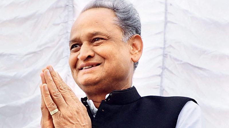 Ashok Gehlot apologized to Sonia Gandhi 