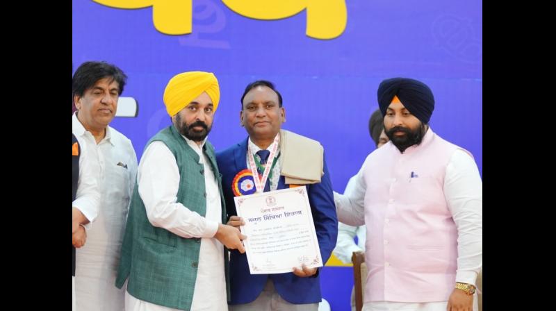 CM Bhagwant Mann honored 55 teachers CM Bhagwant Mann honored 55 teachers