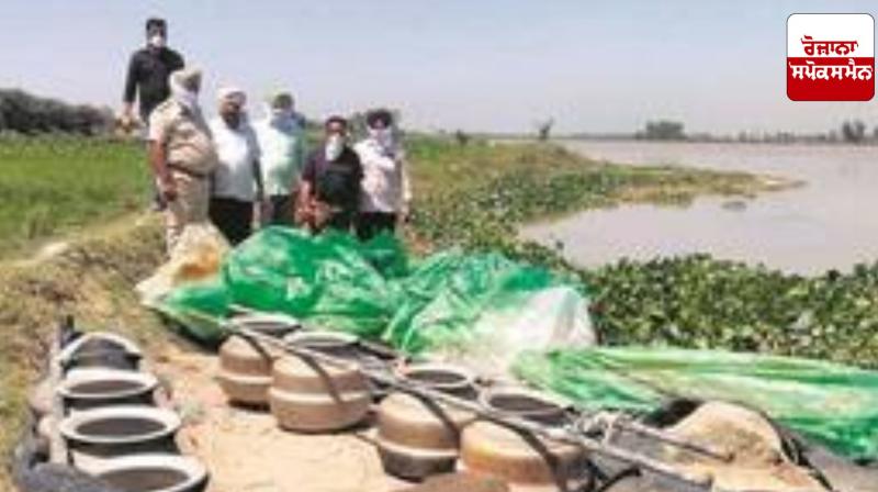Fazilka Police takes strict action against those involved in illegal liquor business Fazilka Police takes strict action against those involved in illegal liquor business