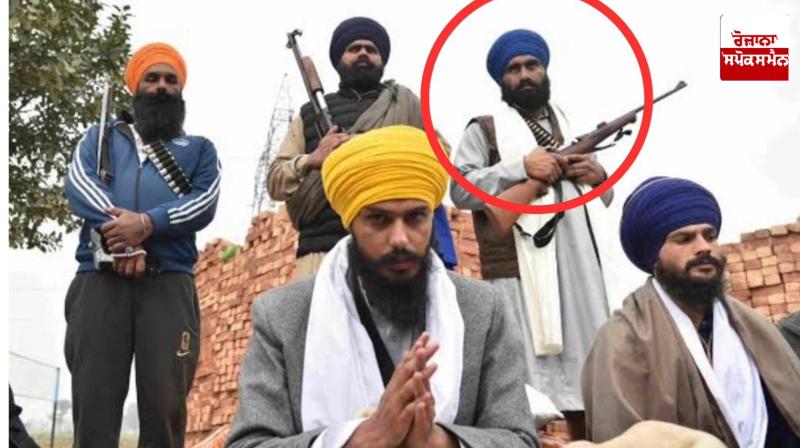 MP Amritpal Singh's main aide and 3 other persons arrested with illegal weapons MP Amritpal Singh's main aide and 3 other persons arrested with illegal weapons