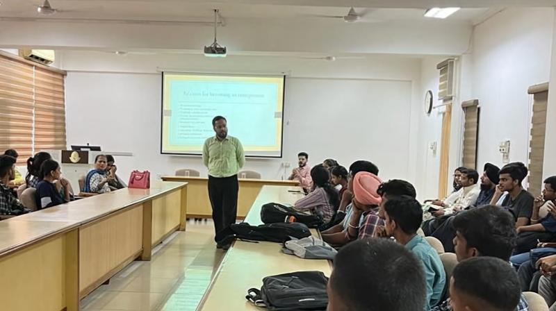 SGGS College organized a workshop on Entrepreneurial Career Opportunities SGGS College organized a workshop on Entrepreneurial Career Opportunities