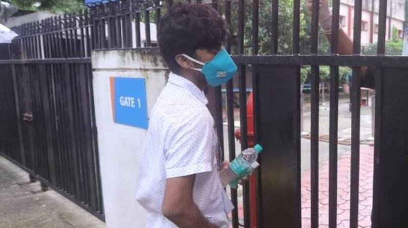 Boy travels 700 kms, misses NEET by 10 minutes