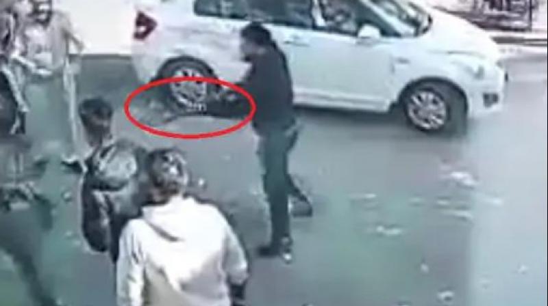Brutality in Ludhiana: Courier boy brutally beaten, revolver drawn Brutality in Ludhiana: Courier boy brutally beaten, revolver drawn