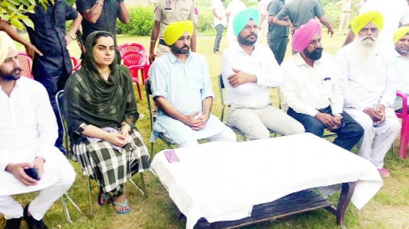 Bhagwant Mann With Others APP Leaders Bhagwant Mann With Others APP Leaders