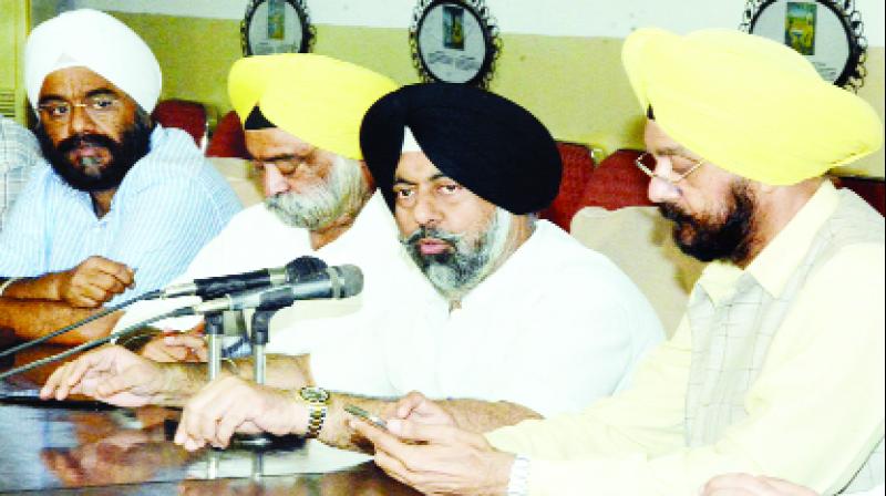 Harmeet Singh Kalka and others during conversation. Harmeet Singh Kalka and others during conversation.