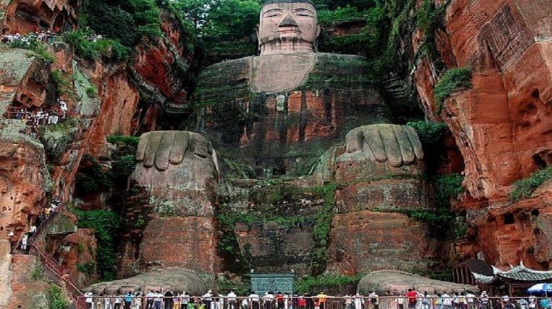 Mahatma Buddha'S Statue