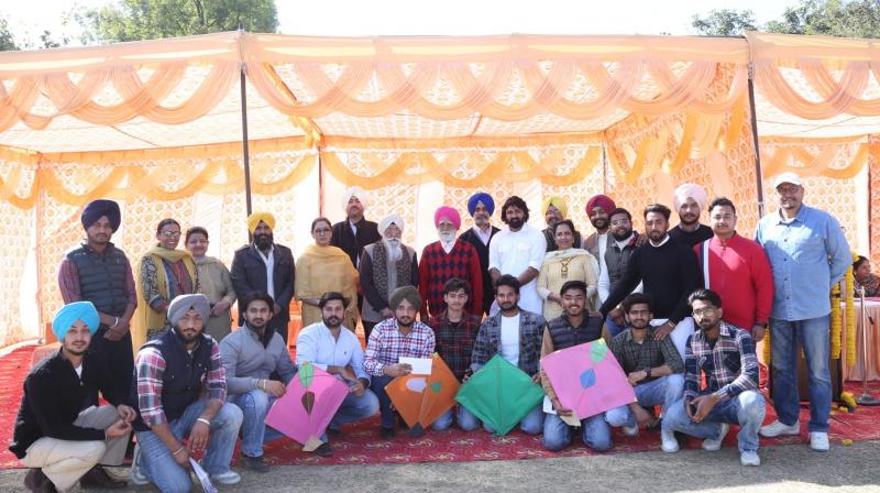 SGGS College organized an inter-college kite flying competition