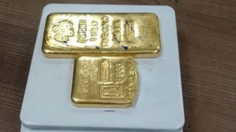 About 93 lakh gold recovered from Amritsar International Airport News in punjabi 