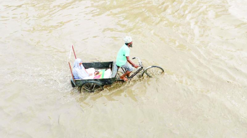Passenger Passing from the standing water rains Passenger Passing from the standing water rains