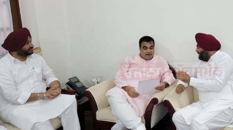MP Gurjit Aujla and Ravneet Bittu met Union Transport Minister Nitin Gadkari