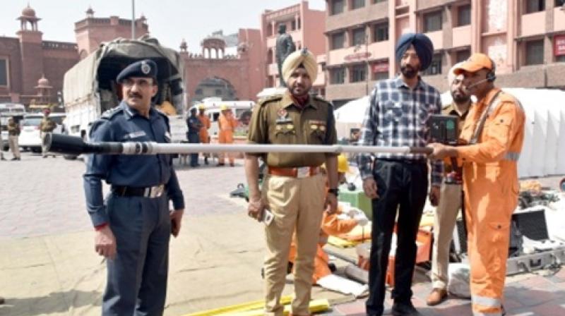 Amritsar team take a practice in tha case of earthquck Amritsar team take a practice in tha case of earthquck