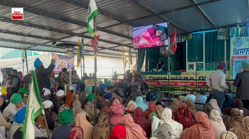 ਖਨੌਰੀ ਬਾਰਡਰ ’ਤੇ ਧਰਨਾ ਪ੍ਰਦਰਸ਼ਨ ’ਚ ਬੈਠੇ ਕਿਸਾਨ ਖਨੌਰੀ ਬਾਰਡਰ ’ਤੇ ਧਰਨਾ ਪ੍ਰਦਰਸ਼ਨ ’ਚ ਬੈਠੇ ਕਿਸਾਨ