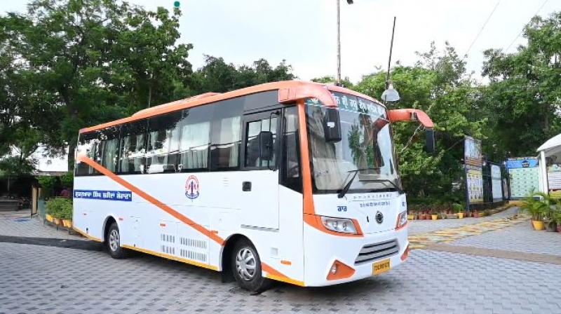 Luxurious Air Conditioned Bus Luxurious Air Conditioned Bus