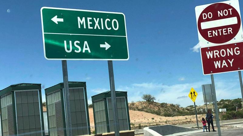 At least 18 killed in violence near U.S.-Mexico border 
