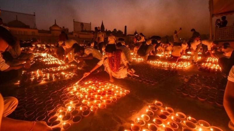 Ayodhya lit up with 12 lakh lamps on the occasion of Diwali
