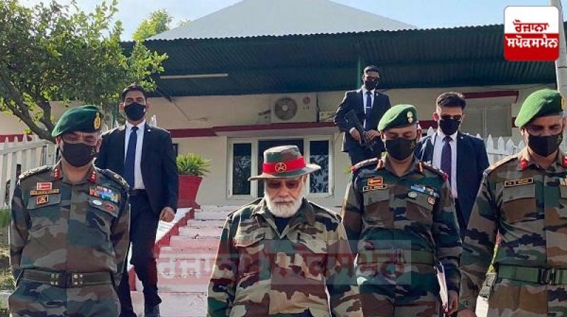 PM Modi arrives in Jammu and Kashmir, wishes Diwali to soldiers 