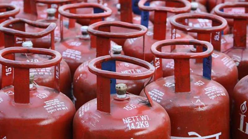 Lpg gas cylinder gets expensive know how much subsidy Lpg gas cylinder gets expensive know how much subsidy