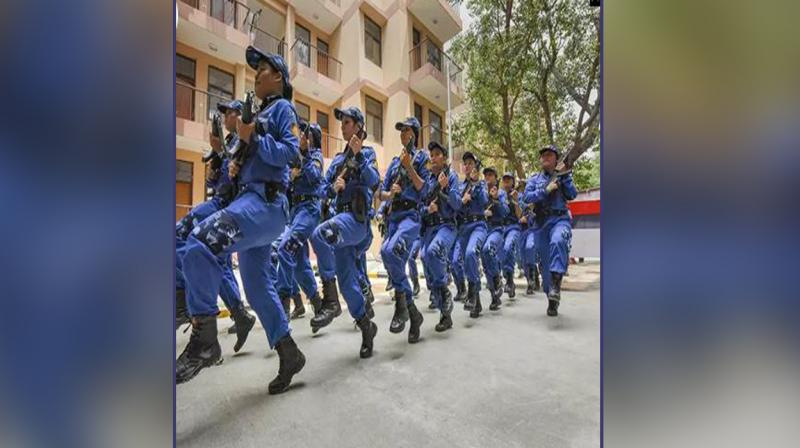 Women SWAT team Women SWAT team