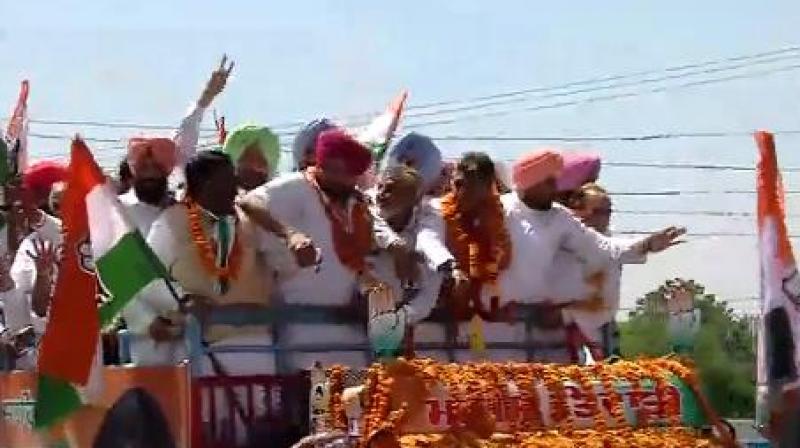 Munish Tiwari Road Show Munish Tiwari Road Show