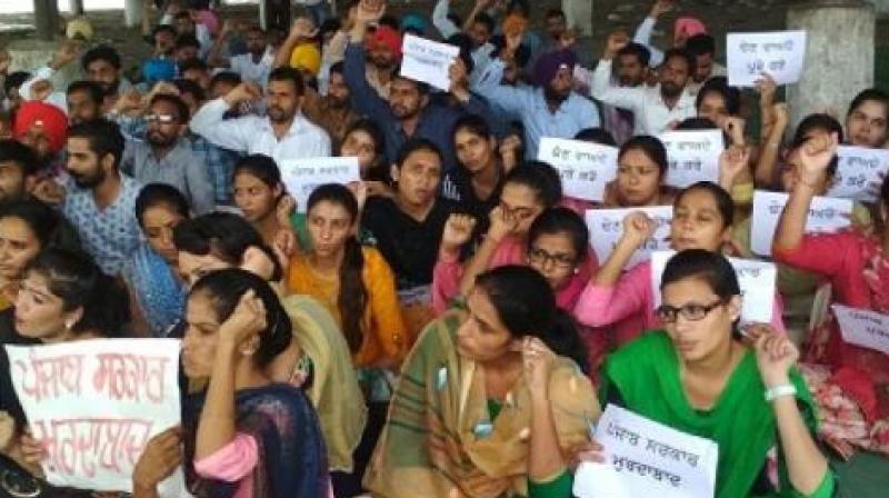 TET Pass Candidates Protest TET Pass Candidates Protest