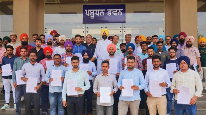 Laljit Bhullar hands over Appointment Letters to 29 Veterinary Inspectors