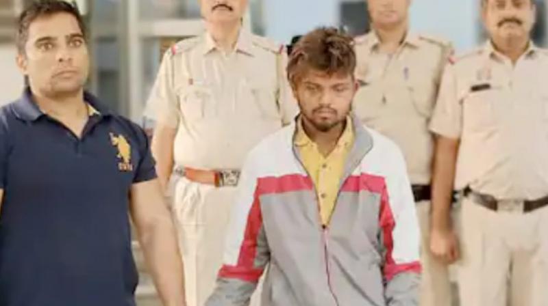 Delhi Police arrested a 22-year-old youth from Moga along with 9 pistols and magazines during checking Delhi Police arrested a 22-year-old youth from Moga along with 9 pistols and magazines during checking