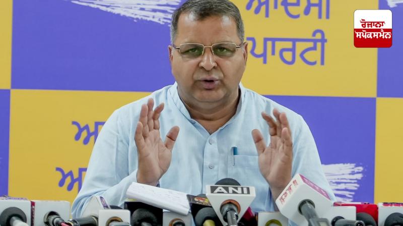 AAP criticizes Democratic Teachers Front for politicizing initiatives taken by it to enhance quality education AAP criticizes Democratic Teachers Front for politicizing initiatives taken by it to enhance quality education