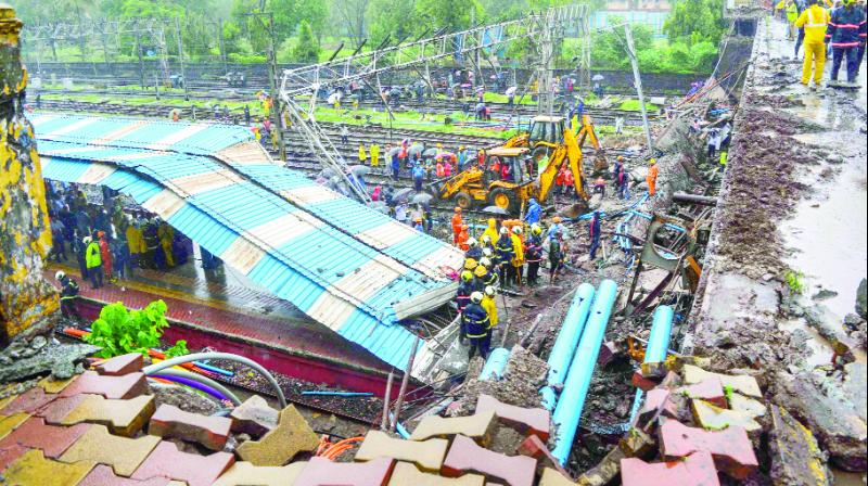 Bridge Fallen in Mumbai Bridge Fallen in Mumbai