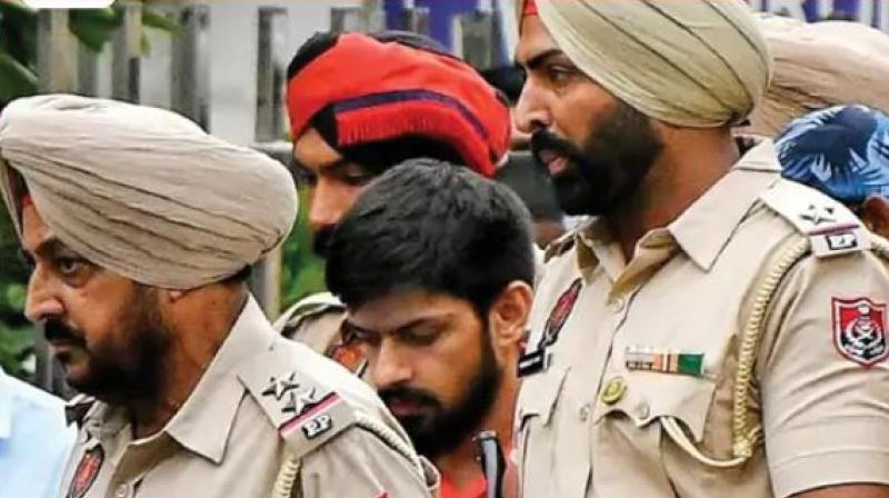 Kharar police gets 10-day remand of gangster Lawrence: He was produced in court for questioning in the Arms Act case Kharar police gets 10-day remand of gangster Lawrence: He was produced in court for questioning in the Arms Act case