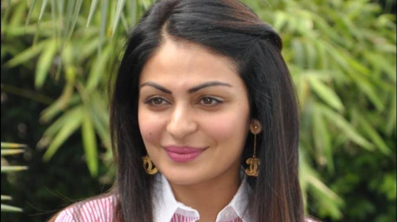 Neeru bajwa giddha video