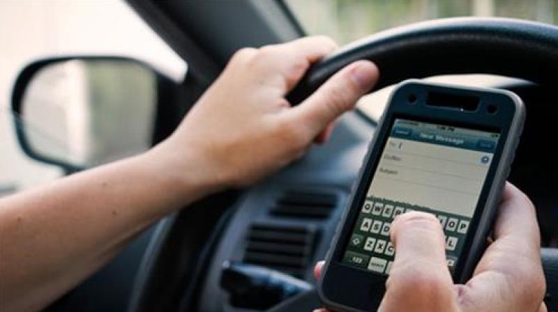 Use the phone by the driver Use the phone by the driver