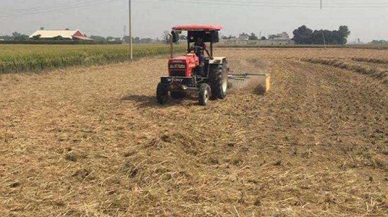 66 farmers were fined rs 2 lakh 32 thousand for burning stubble in hardoi up
