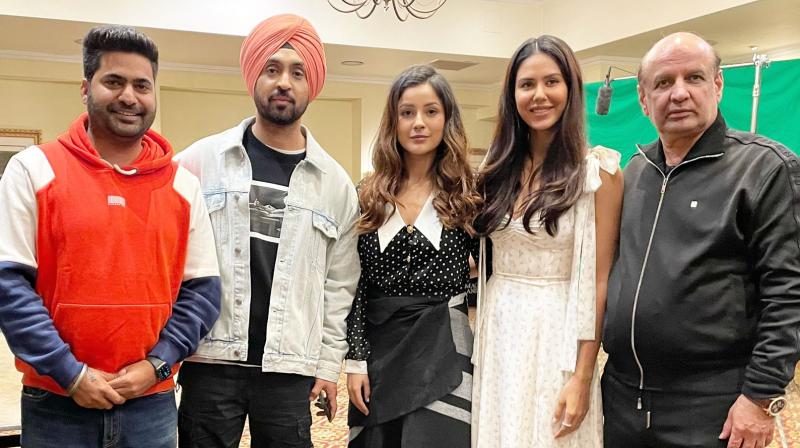 Laddi Cheema is promoting the movie 'Honsla Rakh' in a different way Laddi Cheema is promoting the movie 'Honsla Rakh' in a different way