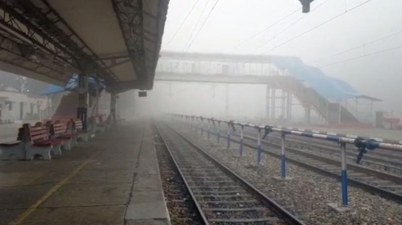 Dense fog rages in Punjab; Three trains were canceled in Punjab Dense fog rages in Punjab; Three trains were canceled in Punjab