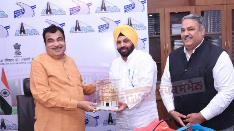 Cabinet Minister Harbhajan Singh Meets Union Minister Nitin Gadkari Cabinet Minister Harbhajan Singh Meets Union Minister Nitin Gadkari
