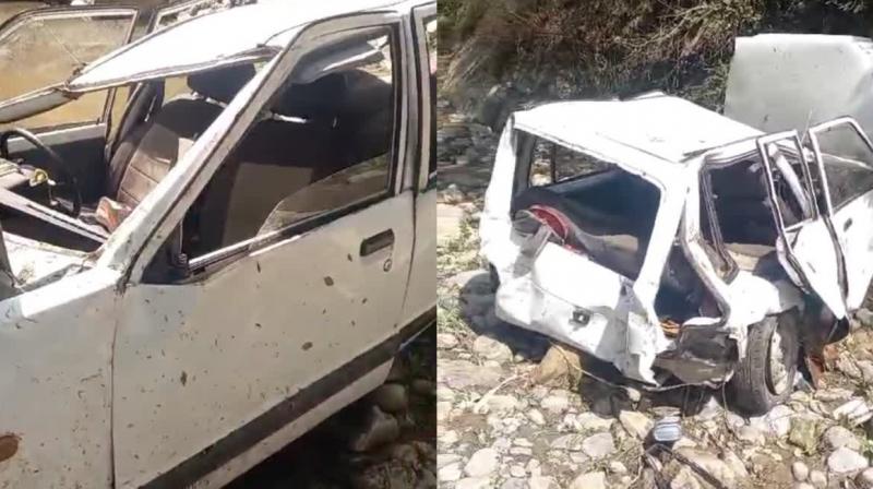 The car fell into a deep ditch Shimla News The car fell into a deep ditch Shimla News