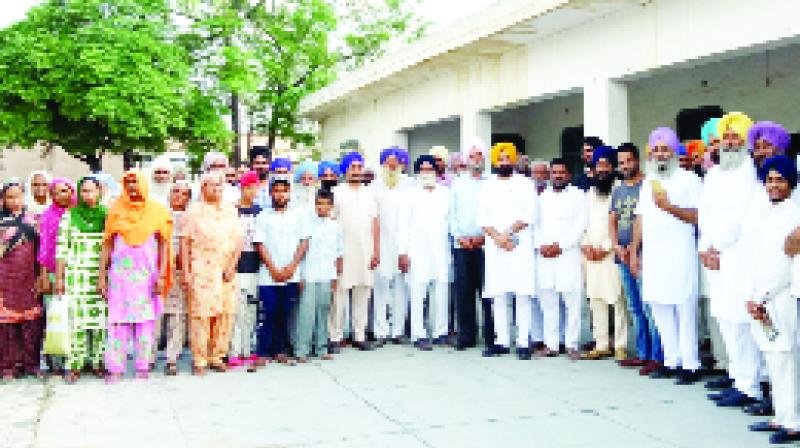 Gurpreet Singh Raju Khanna while meeting with workers and leaders regarding Isru Conference