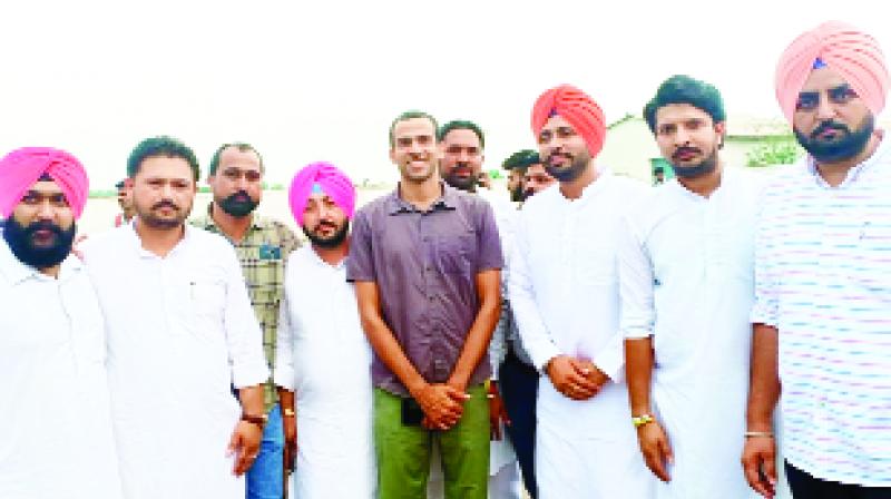 Krishna Alvaro With Youth Congress Workers Krishna Alvaro With Youth Congress Workers