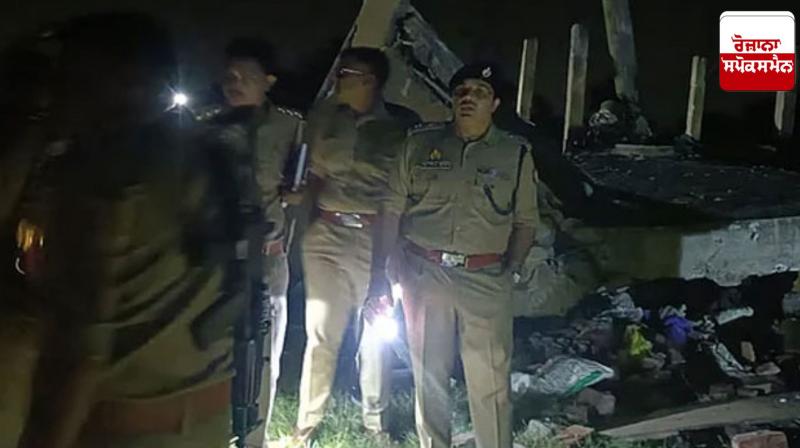 House collapses in massive explosion in Ayodhya, 5 people killed House collapses in massive explosion in Ayodhya, 5 people killed