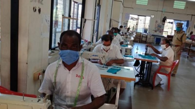 Tamil nadu prisoners are making masks to protect against corona virus Tamil nadu prisoners are making masks to protect against corona virus