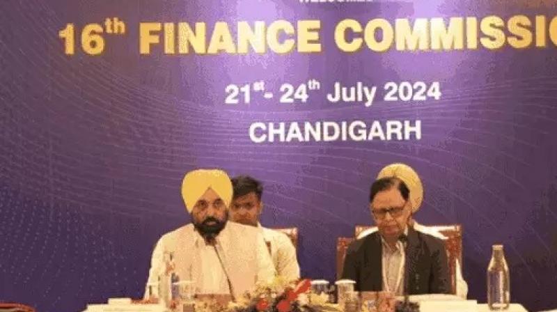 Punjab News: CM Bhagwant Singh Mann raised the issue of crop diversity and industry before the Finance Commission Punjab News: CM Bhagwant Singh Mann raised the issue of crop diversity and industry before the Finance Commission